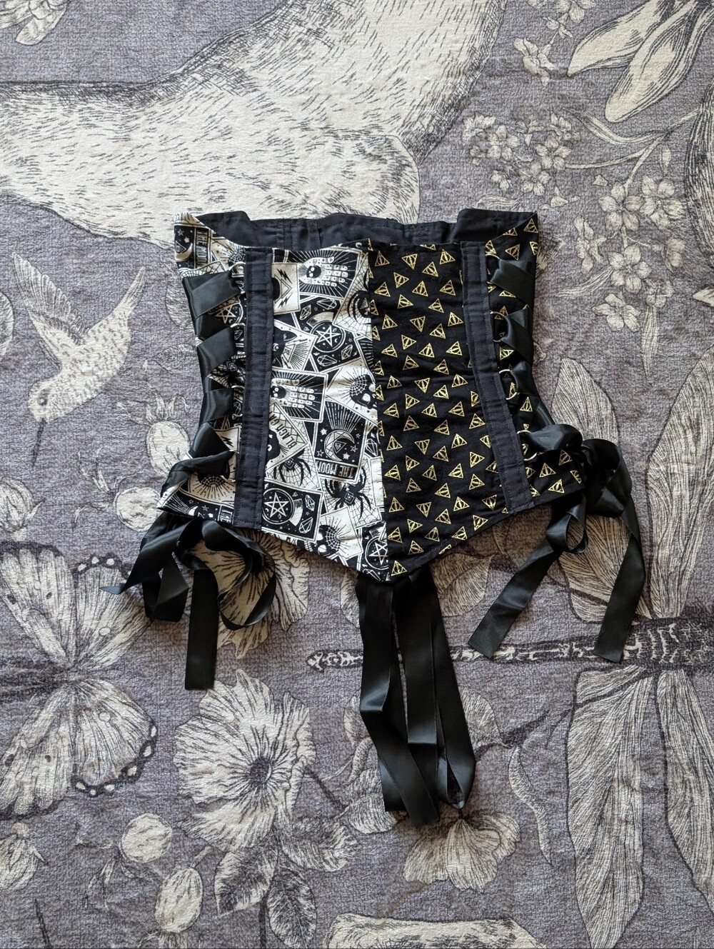 Split Color Corset Set - Picture 6 of 9